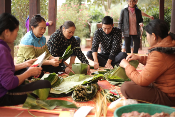 Gói bánh chưng xanh, đồng hành đón tết
