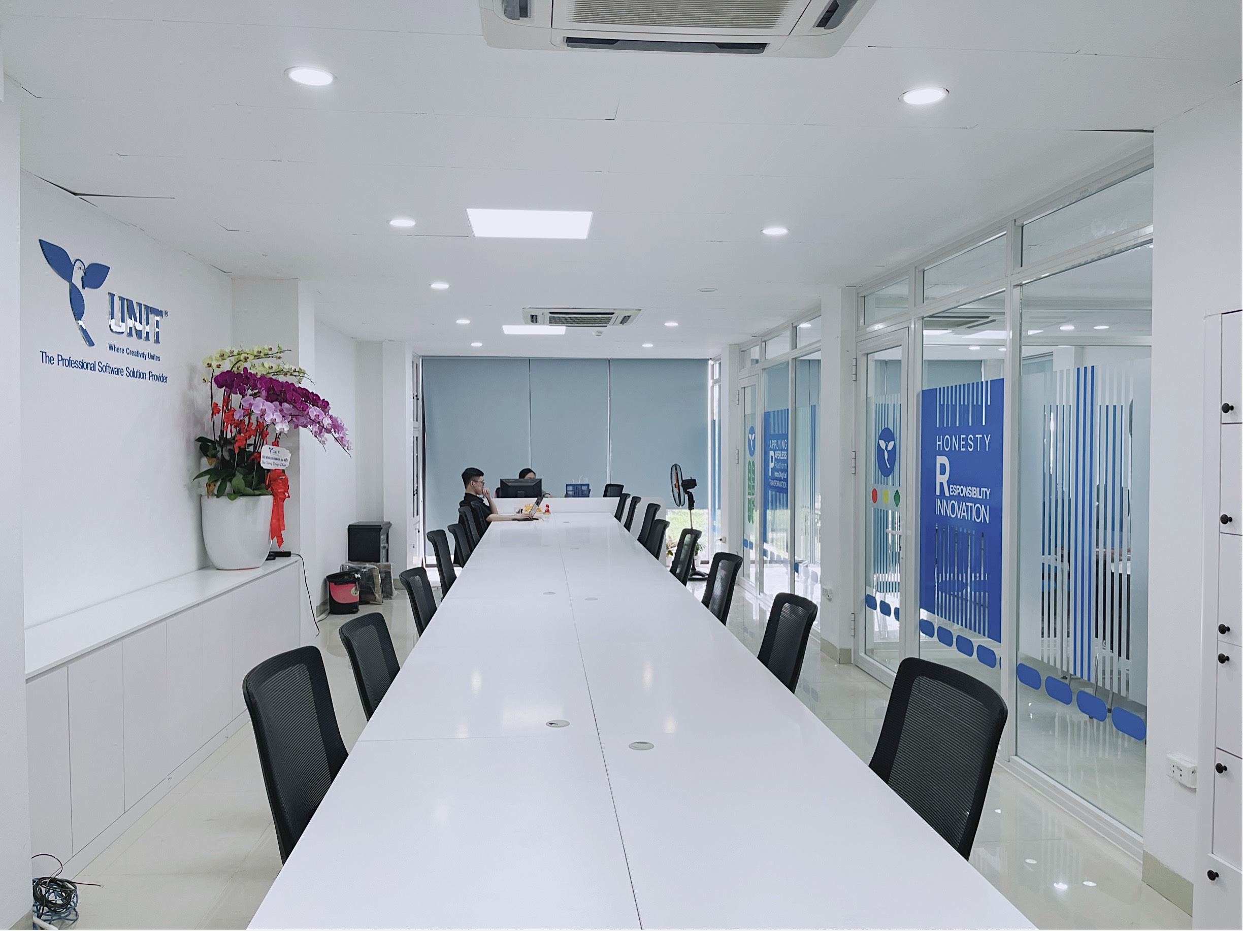 UpOffice số 96 Nguyễn Đình Hoàn, Phường Nghĩa Đô, Hà Nội - ảnh 3
